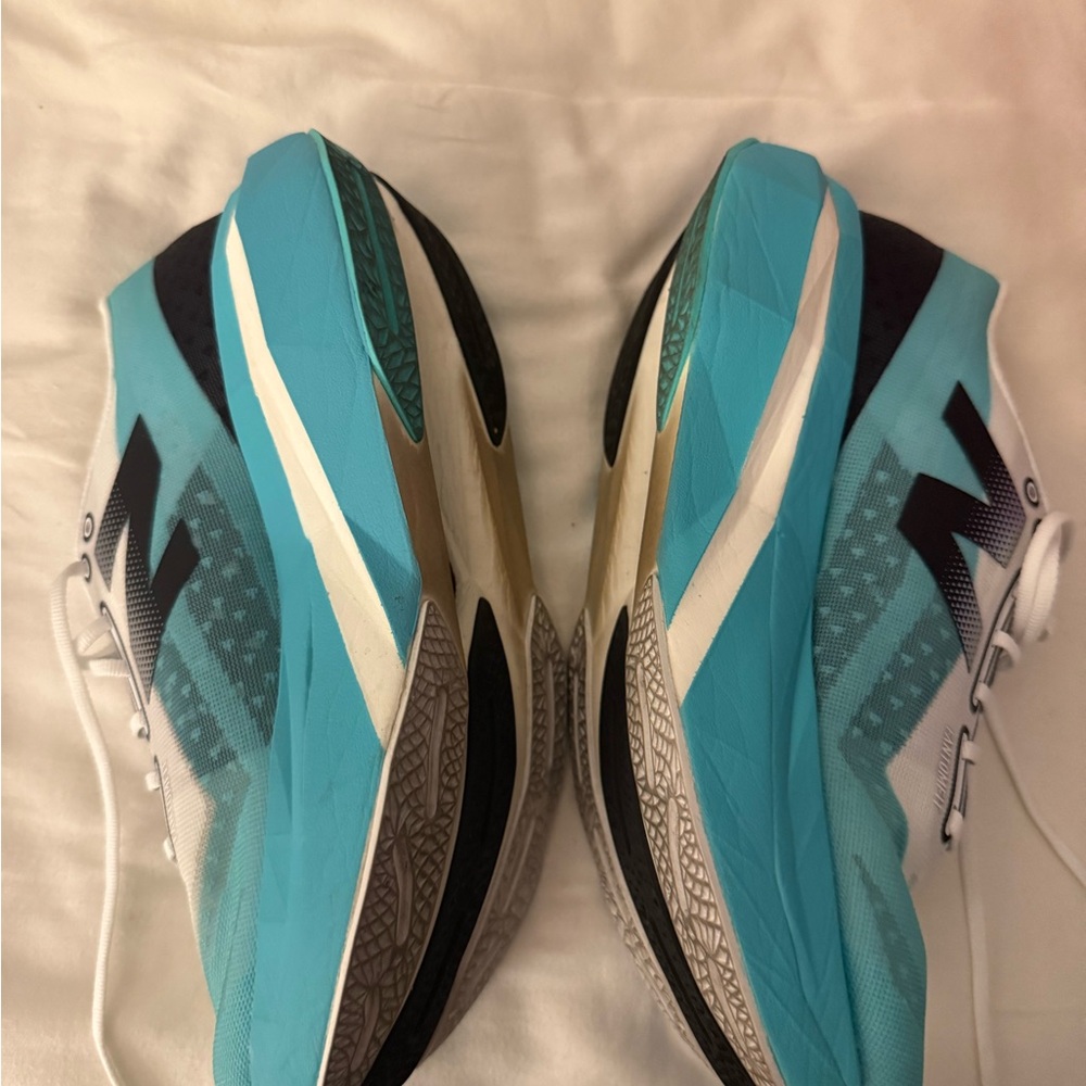 New Balance Women's Fuelcell Super comp elite White and Blue/Green Running Shoes - Picture 4 of 4